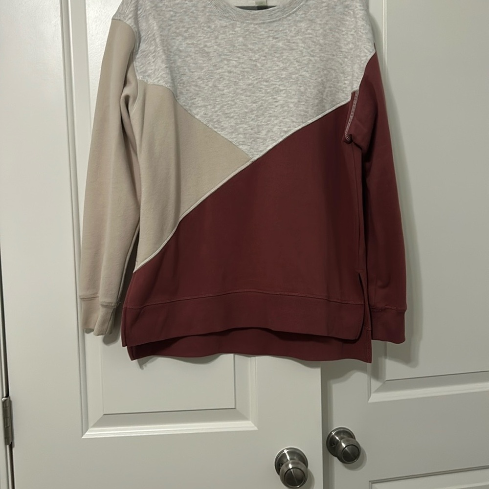 GreenTea Colorblock Sweatshirt - Picture 2 of 7